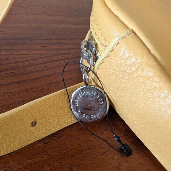 Levi's Diana Belt Waist Bag Butter Yellow Leather NWOT Hip Adjustable Fanny Pack - Picture 3 of 4
